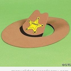 Sombrero de cowboy hecho con foamy