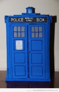 Manualidad Police Call box de Dr Who en goma eva