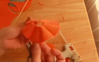 Cómo hacer faldas de foamy para las muñecas fofuchas
