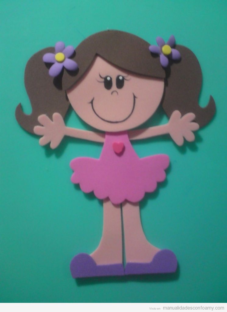 Muñeca de goma eva con forma de niña bailarina