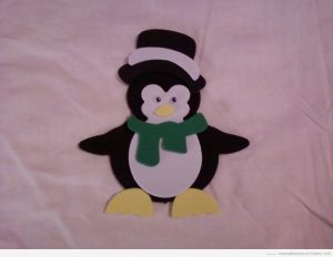 Pinguino de goma eva, manualidad niños