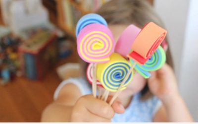 Piruletas de foamy, una manualidad sencilla para hacer con niños