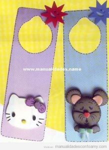 Punto de libro de goma eva con Hello Kitty y ratón