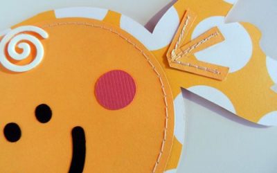 Un caramelo de goma eva, ideal para decorar fiestas y habitaciones infantiles