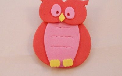 Broche de goma eva con forma de búho