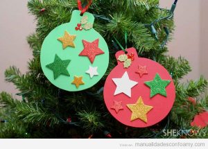Manualidades foamy para niños, bolas de árbol de Navidad