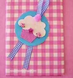 Cupcake en foamy para decorar una libreta o un regalo