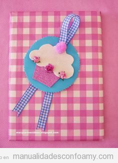 Cupcake en foamy para decorar una libreta o un regalo