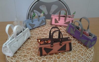Cómo hacer bolsitos de goma eva para poner caramelos, vídeo paso a paso