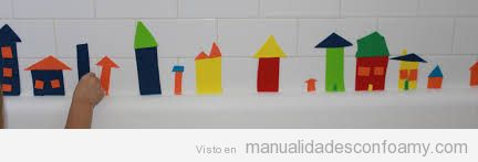 Casitas de goma eva para jugar en los azulejos del baño, ideal para niños