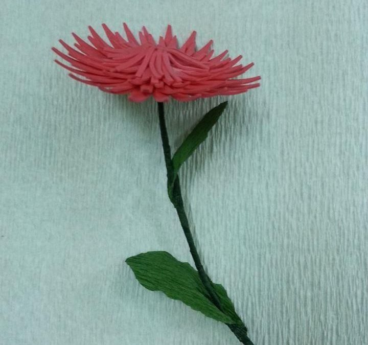 Preciosa flor en goma eva y papel