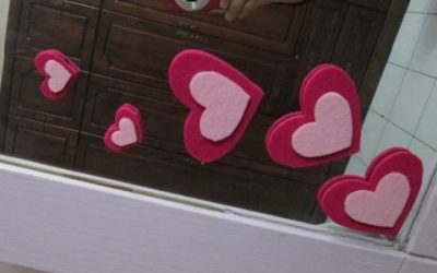 Cómo decorar un espejo en el pasillo con goma eva