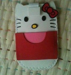 Funda para móvil con forma de Hello Kitty hecha de goma eva