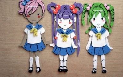 Muñecas de colegialas japonesas hechas con goma eva