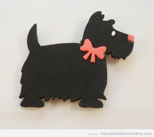 Broche de goma eva con forma perro terrier escocés