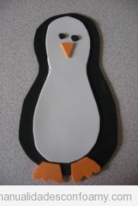 Pingüinos de foamy, manualidad para niños en Navidad 4
