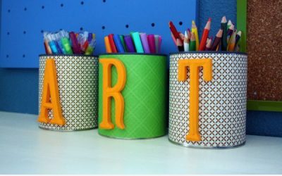 Botes de lápices DIY decorados con letras de goma eva