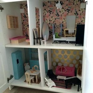 Casas de muñecas con papel pintado 5